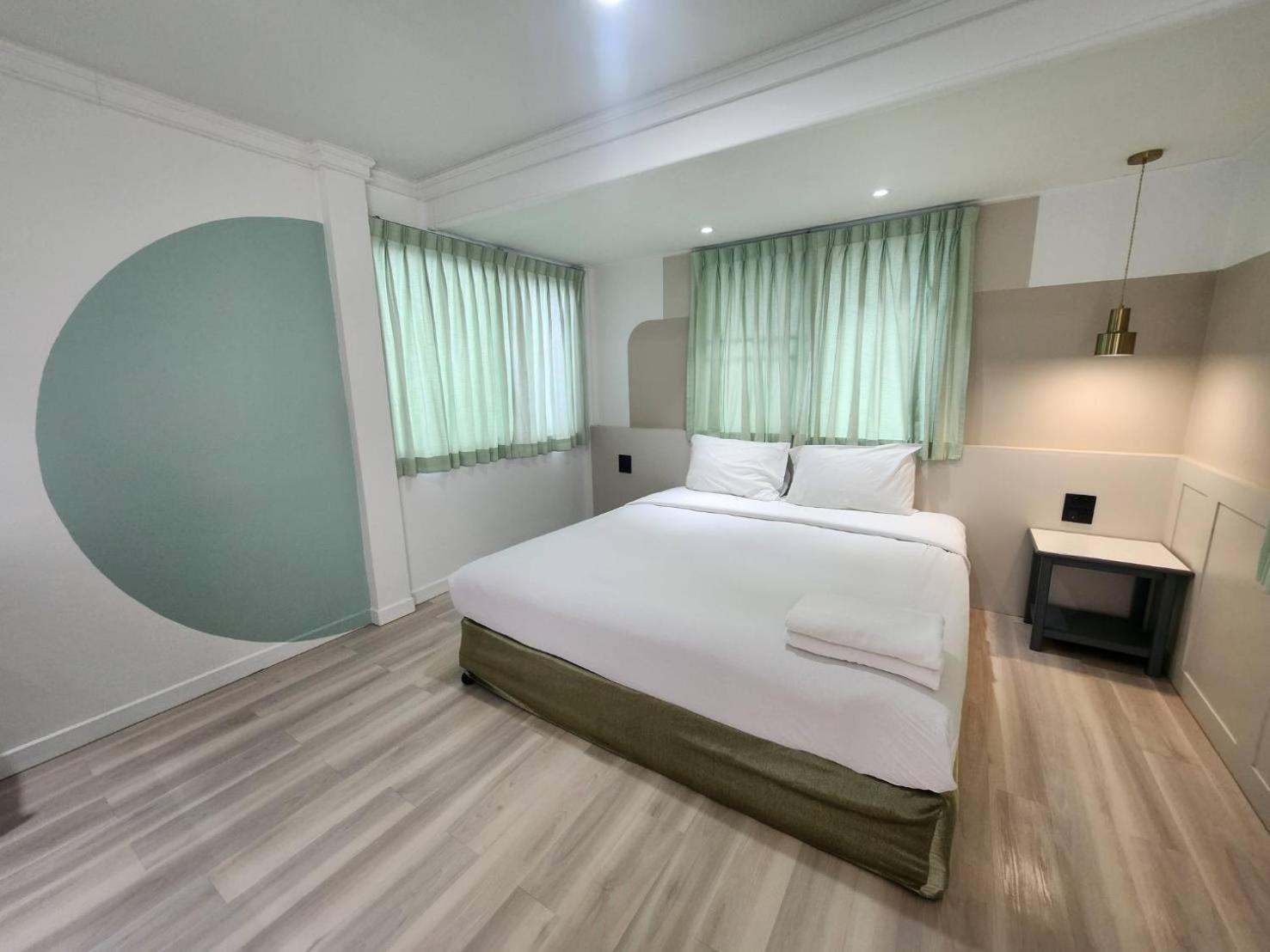 Seatel Phuket Beach Hotel