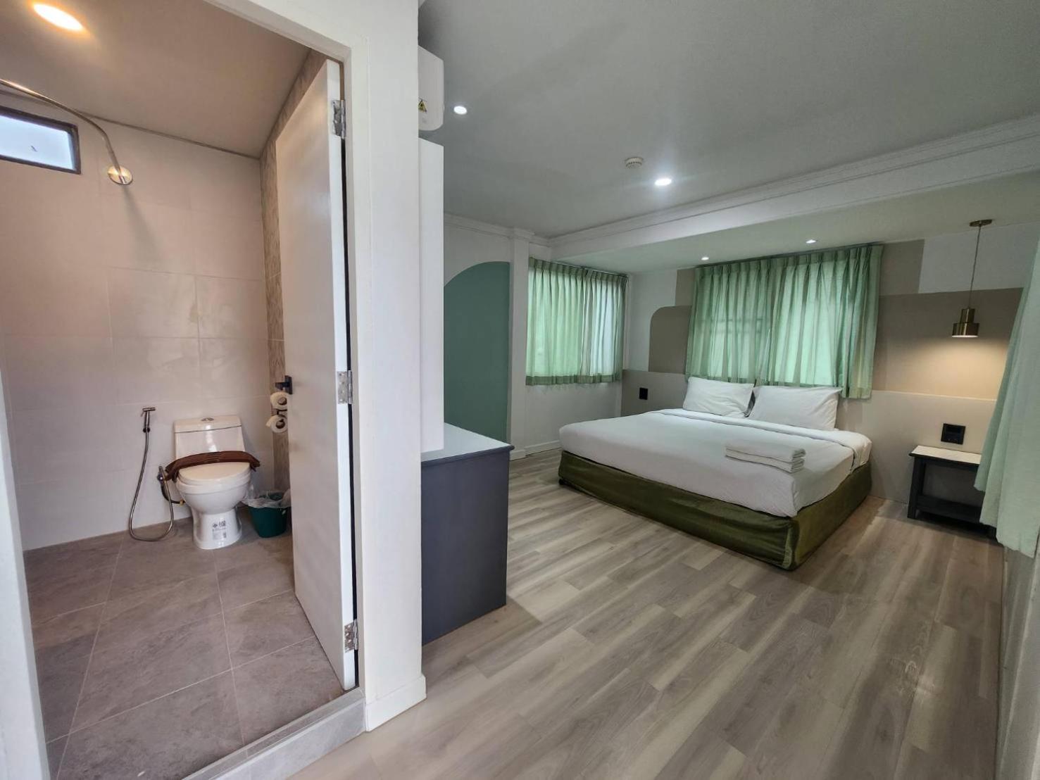 Seatel Phuket Beach Hotel